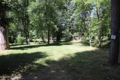 Emplacement Super Confort (Avec Électricité 10A) Au Parc Longue Lègue