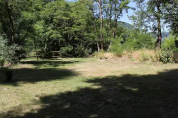Stellplatz - Emplacement Super Confort Bord De Rivière (Avec Électricité 10A) Au Parc Longue Lègue - Camping Saint-Pal