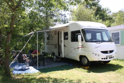 Stopover: Pitch 1 car +1 tent or 1 caravan or 1 camping-car