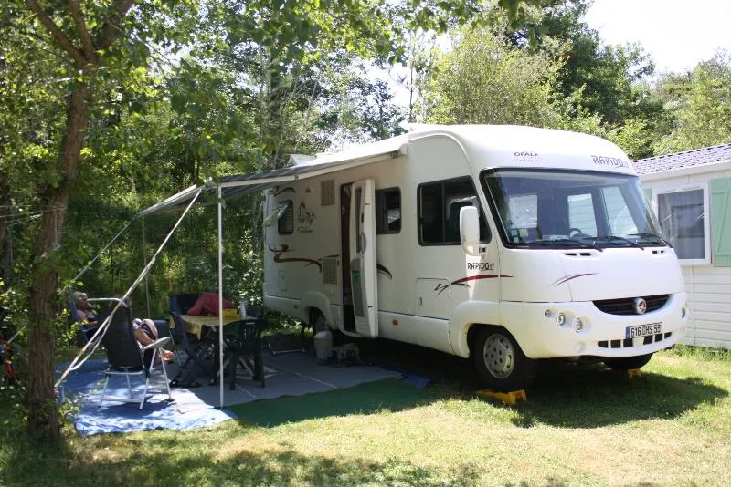 Stopover: Pitch 1 car +1 tent or 1 caravan or 1 camping-car
