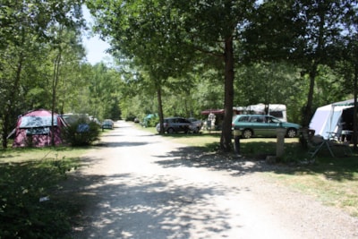 Pitch: car + tent or caravan without electricity