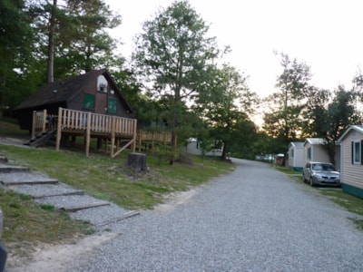 Hut on stilts with terrace ( 2/4 adults + 2 children)