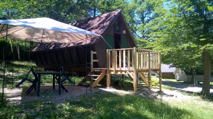 Cabane Sur Pilotis Avec Terrasse