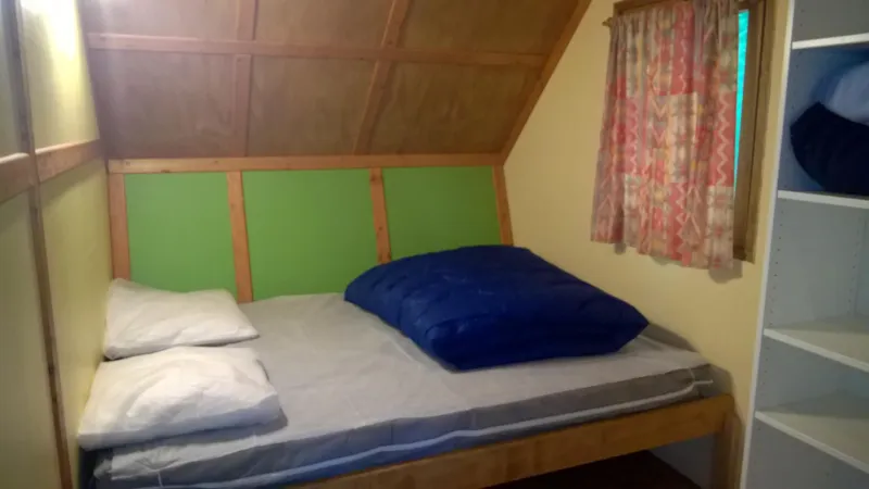 Cabane Sur Pilotis Avec Terrasse