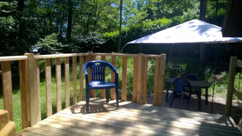 Cabane Sur Pilotis Avec Terrasse