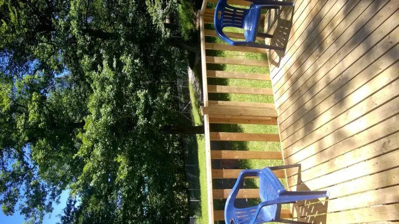 Cabane Sur Pilotis Avec Terrasse