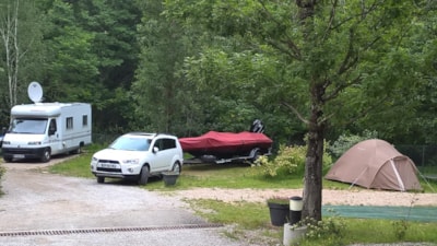 Stopover: Pitch 1 car +1 tent or 1 caravan or 1 camping-car