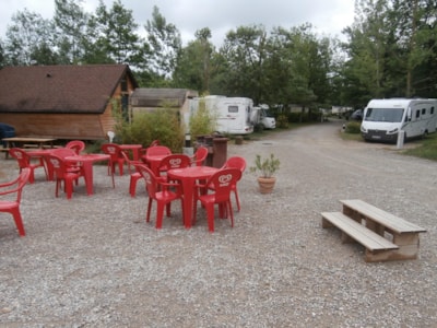 Stopover: Pitch 1 car +1 tent or 1 caravan or 1 camping-car