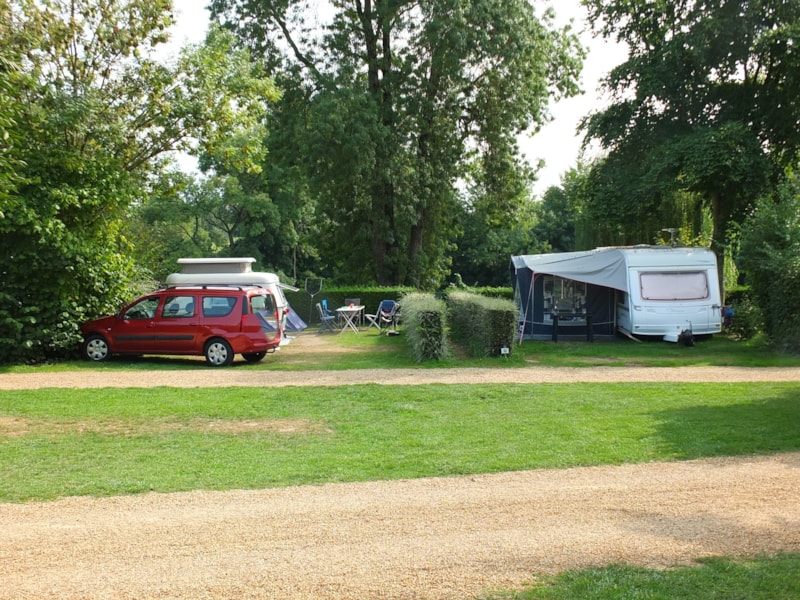 ACSI PACKAGE (pitch, with electricity, 2 pers max, 1 pet included)