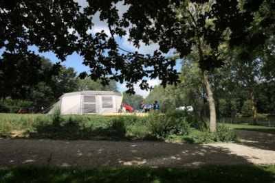 Comfort Package (1 tent, caravan or motorhome / 1 car / electricity 10A)