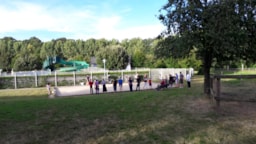Camping Le Parc de Vaux - image n°28 - Roulottes