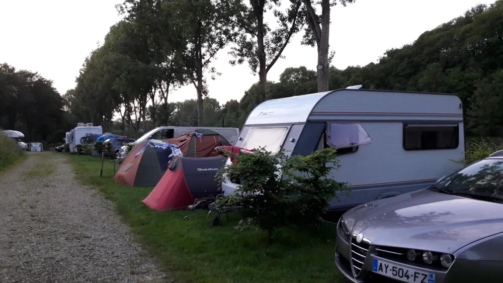 Forfait Nature (1 tente, caravane ou camping-car / 1 voiture)
