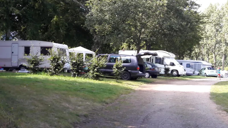 Forfait Randonneur (1 Pers. À Pied Ou A Vélo / 1 Tente)