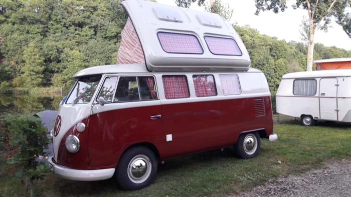 Forfait Confort  (1 Tente, Caravane Ou Camping-Car / 1 Voiture / Électricité 10A)