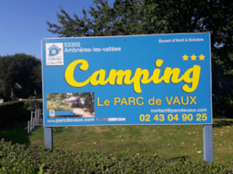 Reception team Camping Le Parc De Vaux - Ambrières Les Vallées