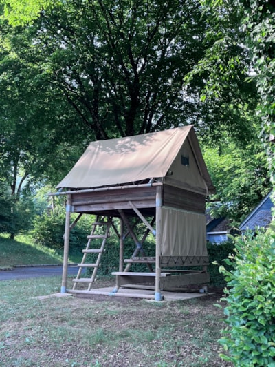 Wooden Bivouac tent on stilts (for hikers and cyclists on the road)