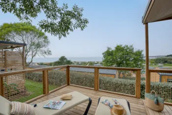 Mietunterkunft - Mobilheim Méditerranée Grand Air 2 Schlafzimmer Meersicht - 26M² - Camping Saint Pabu Plage