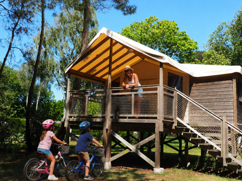 INSOLITE 25-2 (Hütte auf Stelzen) (>10 Jahre) – ca. 25 m² – MAXIMAL 4 ERWACHSENE /