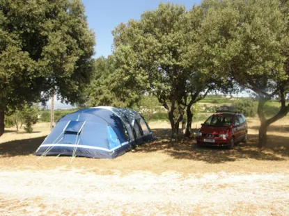 Piazzola : 1 Auto + Tenda, Roulotte O Camper + Acqua Calda