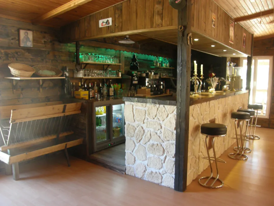 CAMPING LES TRUFFIERES***