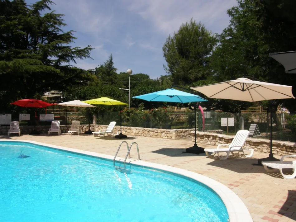 CAMPING LES TRUFFIERES***