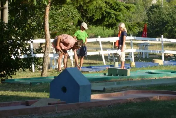 CAMPING LES TRUFFIERES***