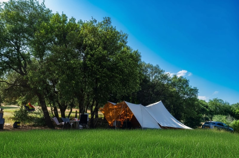 Stellplatz + 1 Auto + Zelt , Wohnwagen oder Wohnmobil + Warmwasser