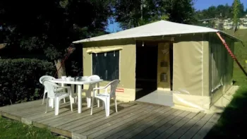 Mietunterkunft - Ausrüstetes Naturzelt - 20 M² (Ohne Heizung Oder Sanitäre Einrichtungen) - Camping de Matour