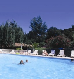 Établissement Camping Parc des Monges - Auribeau-Sur-Siagne