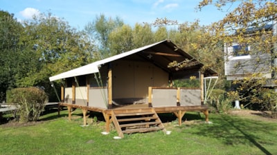 Canvas ecolodge 35 m² - 2 bedrooms - without sanitary facilities - covered terrace facing — 1