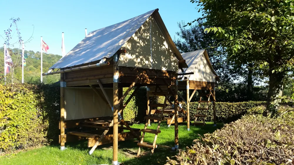 Location - Bivouac Sur Pilotis 5M² - 1 Chambre - Abri Vélo + Espace Repas Couvert - - Camping Risle et  Seine - Domaine des Etangs