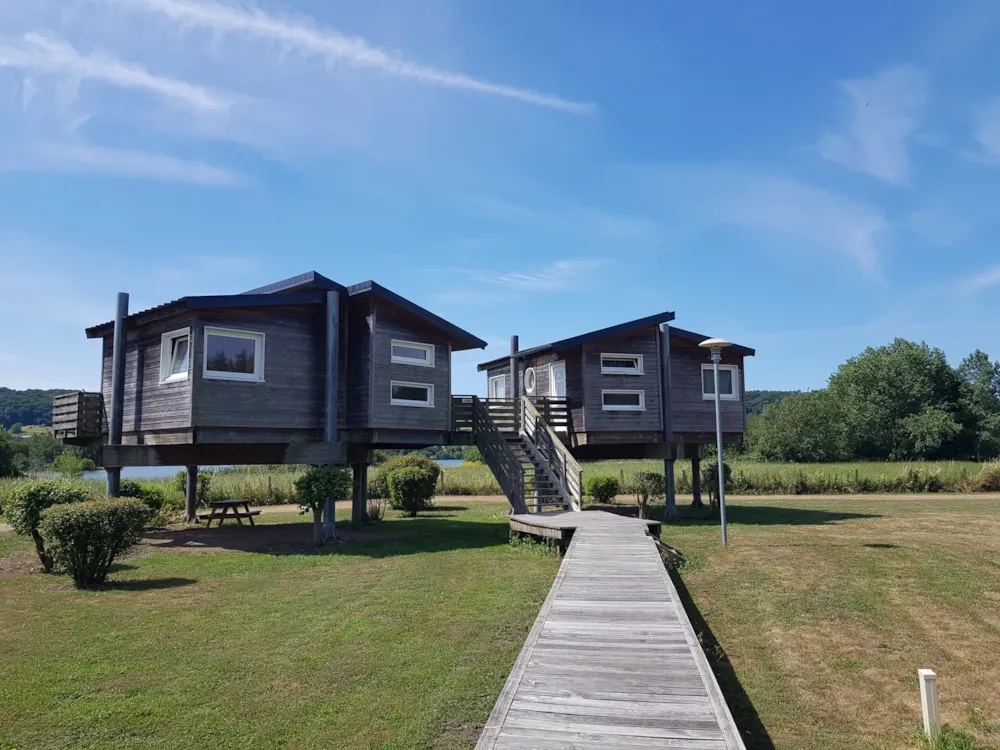 Location - Cottage Sur Pilotis Privilège 35M² -1 Chambre + 1 Alcôve - Lave Vaisselle - Courts Séjours - Camping Risle et  Seine - Domaine des Etangs
