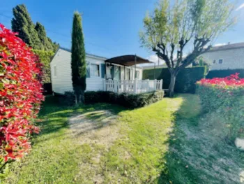 Mietunterkunft - Mobilheim Jardin Xl 32M² - 2 Schlafzimmer - Camping MONPLAISIR PROVENCE**** 