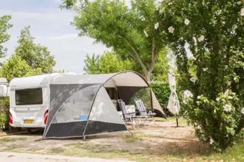 Stellplatz - Stellplatz: Zelt/Wohnwagen Oder Wohnmobil (Strom Ist Optional Erhältlich) - Camping du Théâtre Romain