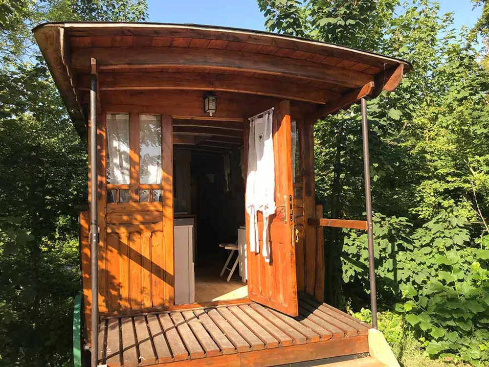 Accommodation - Gipsycar Champêtre - Château des Tilleuls