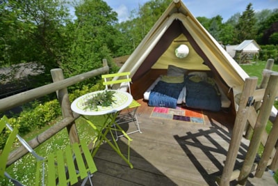 Tent Bivouac (on mezzanine with picnic table and electricity)