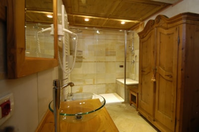 (Area 3) SUPERIOR Pitch drainage + water on summer + drain + Private bathroom (End Cleaning) — 5