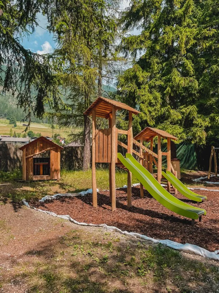 (Area 3) Emplacement Avec Évacuation Et Eau En Èté + Salle De Bains Privée (Nettoyage Final)