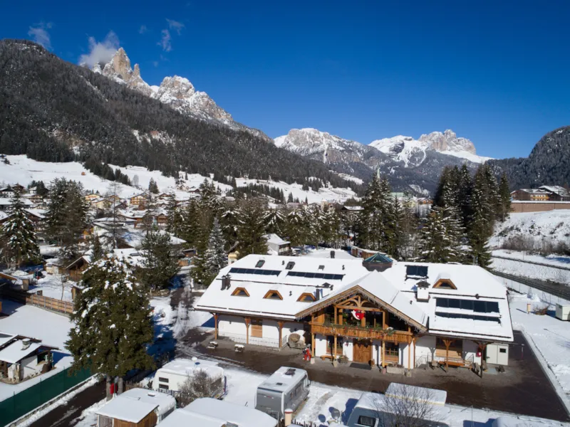 (Area 2/4) Emplacement Camping-Car