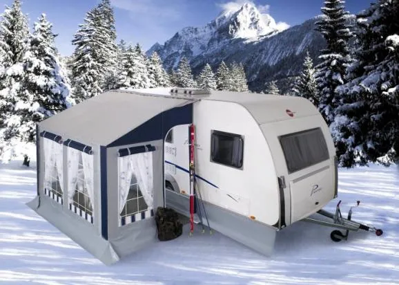 Wohnwagen Winter + Pkw Stellplatz