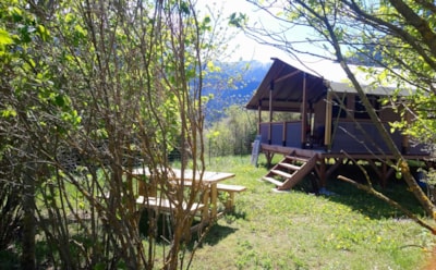 LODGE ALTITUDE — 2