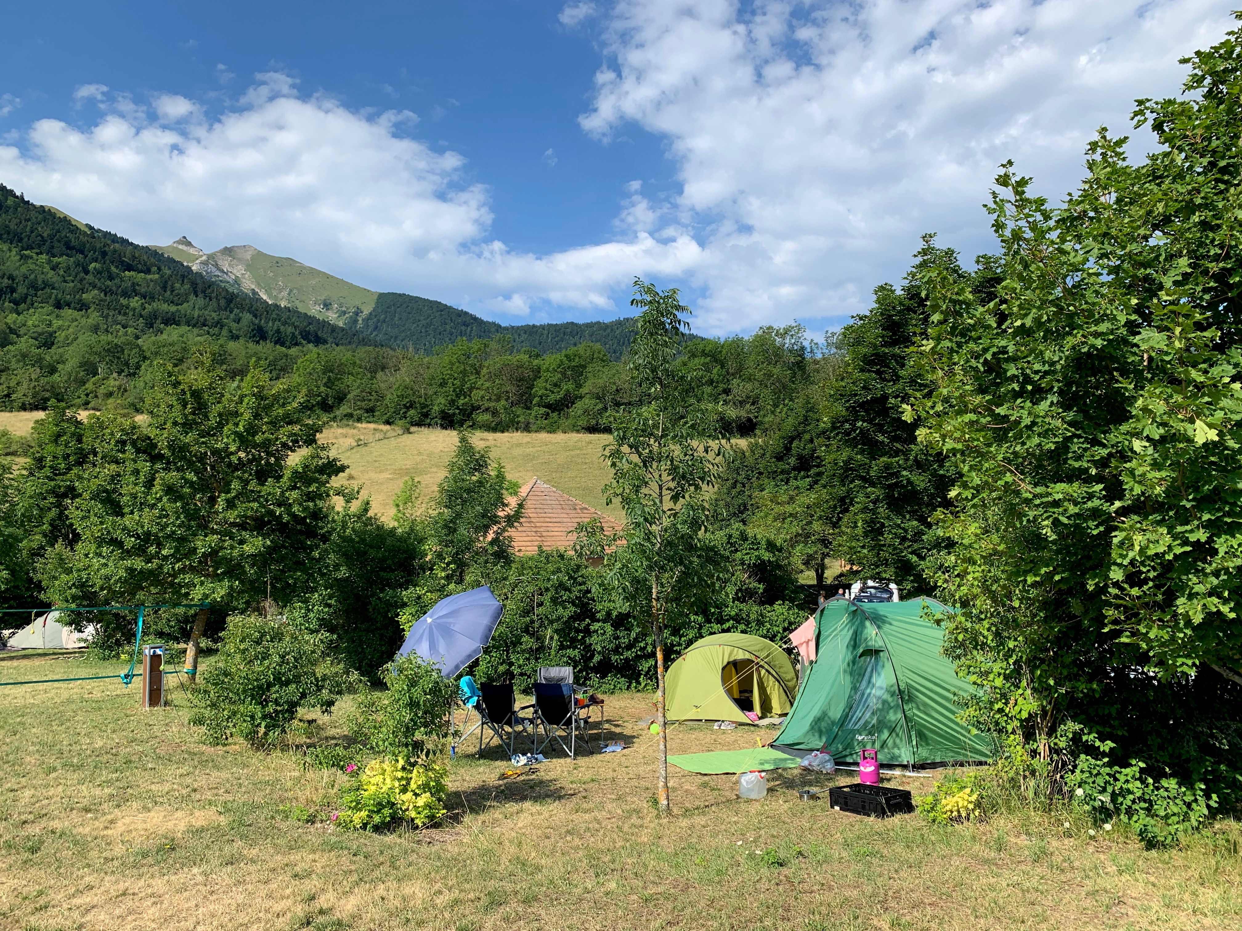 Kampeerplaats - Standplaats: Auto + Tent/Caravan Of Camper - Belle Roche