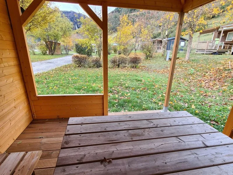 Emplacement Confort Plus - Élec 10A + Voiture+Tente Ou Caravane Ou Camping-Car + Terrasse Couverte