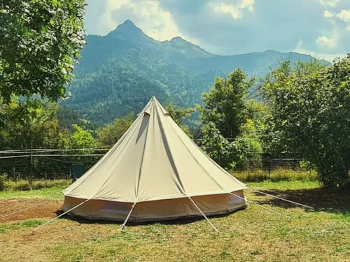 Kampeerplaats(en) - Comfort Space - 10A Elektriciteit + Auto + Tent Of Caravan Of Camper - image n°5 - Camping Belle Roche