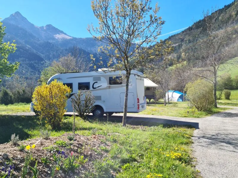 Emplacement Confort - Électricité 10A + Voiture + Tente Ou Caravane Ou Camping-Car
