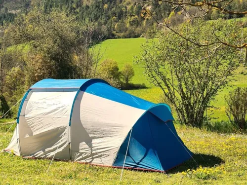 Kampeerplaats(en) - Comfort Space - 10A Elektriciteit + Auto + Tent Of Caravan Of Camper - image n°8 - Camping Belle Roche