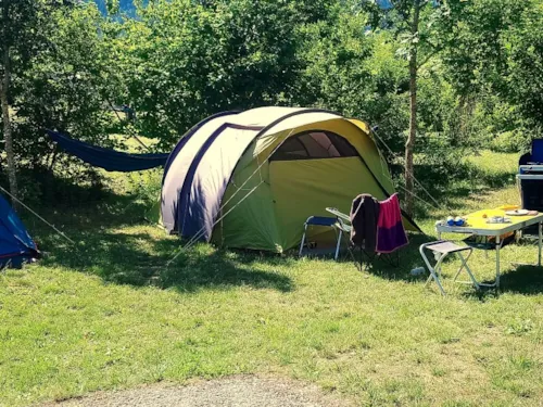 Kampeerplaats(en) - Comfort Space - 10A Elektriciteit + Auto + Tent Of Caravan Of Camper - image n°9 - Camping Belle Roche