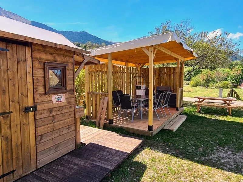 Emplacement Sani Top Confort 2 Pers + Installation + Voit + Sanit Privé + Terrasse Équipée + Cuisine