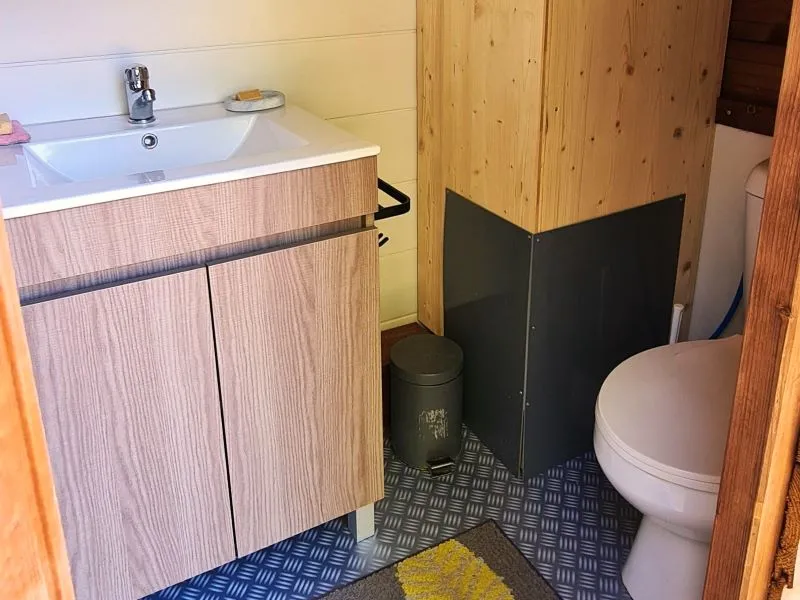 Emplacement Sani Top Confort 2 Pers + Installation + Voit + Sanit Privé + Terrasse Équipée + Cuisine