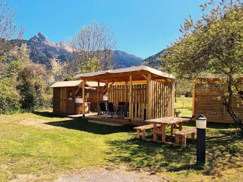 Emplacement - Emplacement Sani Top Confort + Installation + Voit + Sanit Privé + Terrasse Équipée + Cuisine - image n°9 - Camping Belle Roche